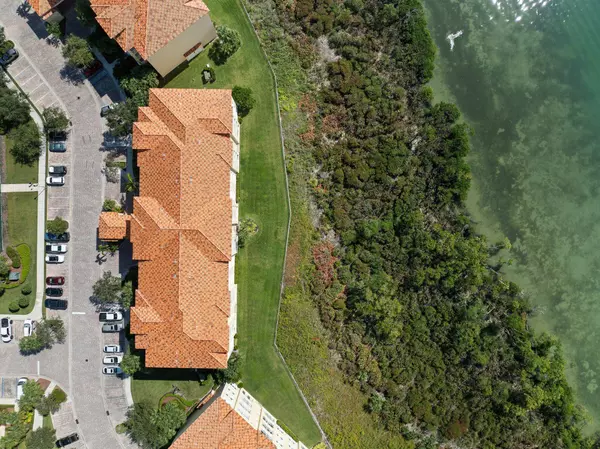 27 W Harbour Isle DR 202, Hutchinson Island, FL 34949