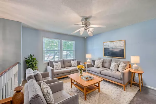 242 Apache Dr, Summerville, SC 29483