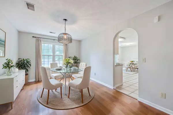 313 Camelot Dr, Goose Creek, SC 29445