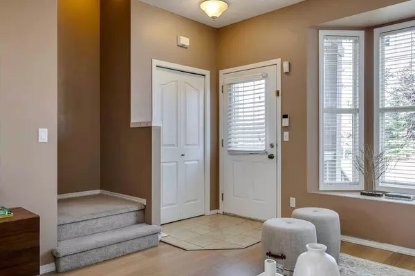 2005 Luxstone BLVD SW #503, Airdrie, AB T4B 3J9