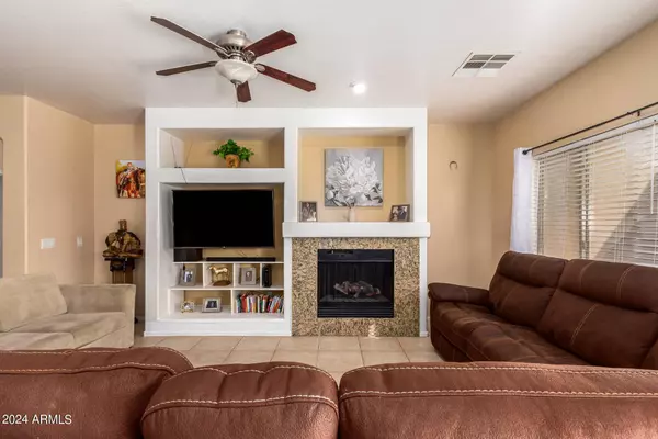 9333 W ELWOOD Street, Tolleson, AZ 85353