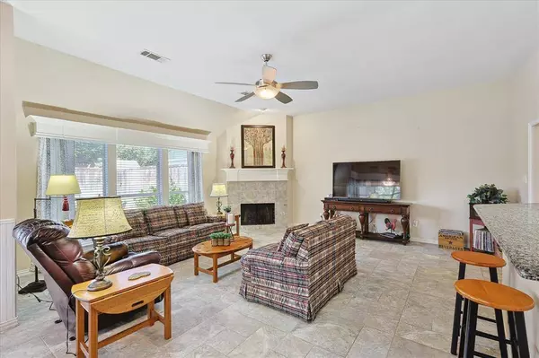 905 Granview Drive, Lewisville, TX 75067