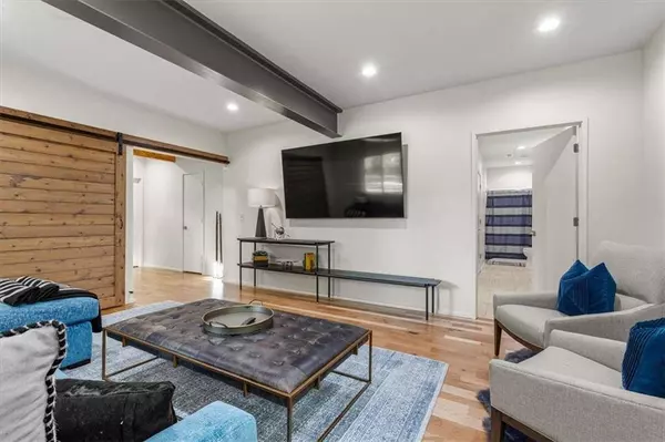 2412 Forest AVE, Kansas City, MO 64108