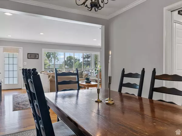 2387 E MAYWOOD DR, Salt Lake City, UT 84109