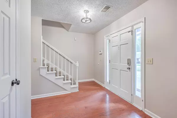 313 Camelot Dr, Goose Creek, SC 29445