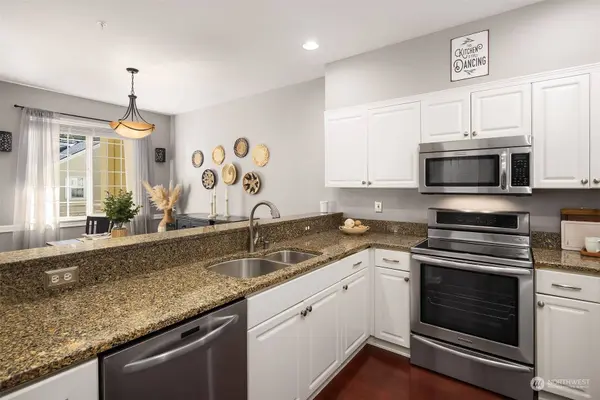 1800 NE 40th ST #D203, Renton, WA 98056