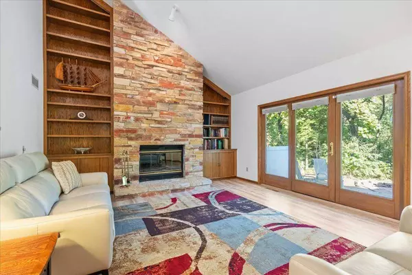 3742 Sunny Wood Drive, Deforest, WI 53532