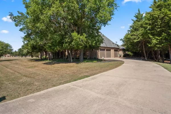 2725 Wolf Creek Drive, Lucas, TX 75002