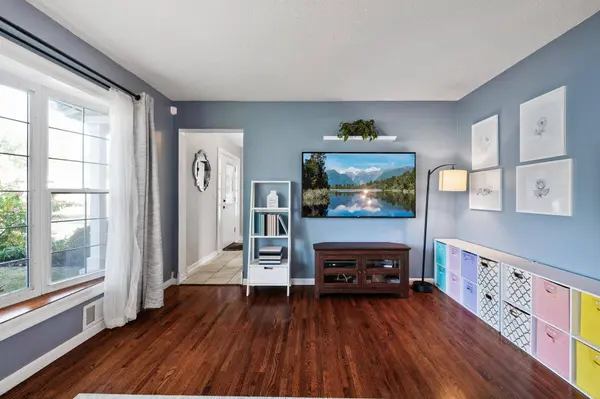 10125 Goodrich CIR, Bloomington, MN 55437