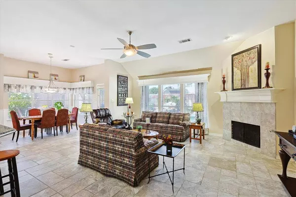 905 Granview Drive, Lewisville, TX 75067