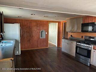 215 N Main Street, St. Louis, MI 48880, St. Louis, MI 48880