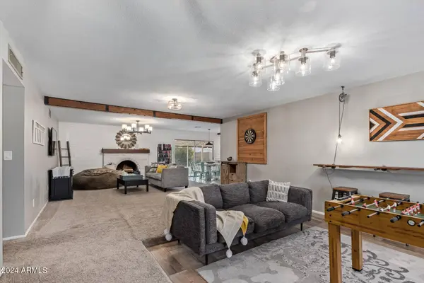 837 W LINDNER Avenue, Mesa, AZ 85210