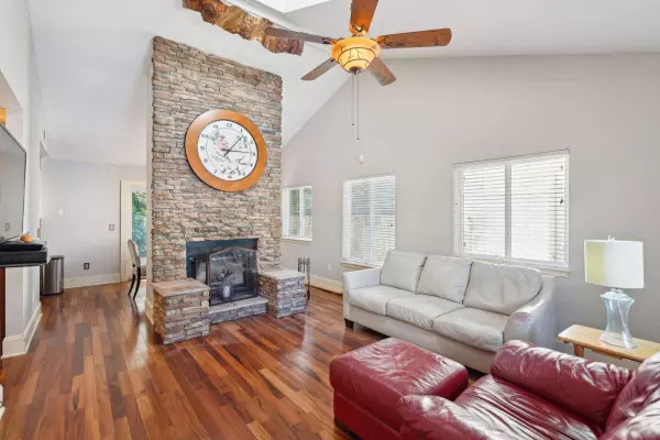 1139 Daffodil Ln, Mount Pleasant, SC 29464