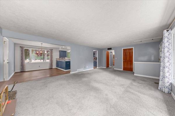 27320 N Regal Rd, Chattaroy, WA 99003