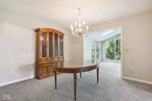 6299 Valleyview DR, Fishers, IN 46038