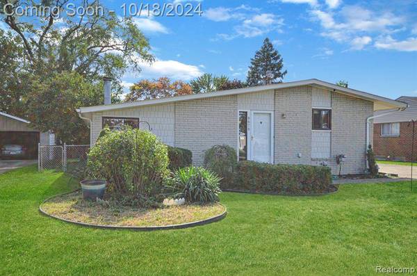 8678 Lozen Drive, Sterling Heights, MI 48313