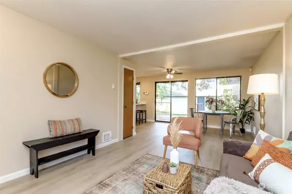 8834 E F ST, Tacoma, WA 98445