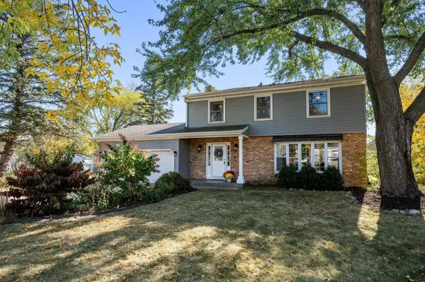 10125 Goodrich CIR, Bloomington, MN 55437