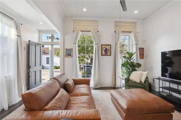 7707 OAK ST, New Orleans, LA 70118