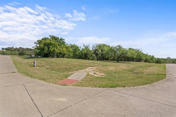 2542 Town View Drive, Cedar Hill, TX 75104