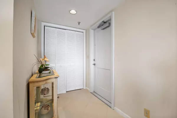 1748 Jupiter Cove DR 417, Jupiter, FL 33469