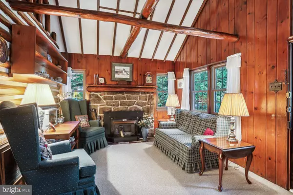 32 BEACH RD, Mount Laurel, NJ 08054