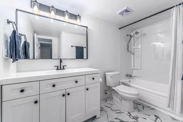 315 Southampton DR SW #7103, Calgary, AB T2W 2T6