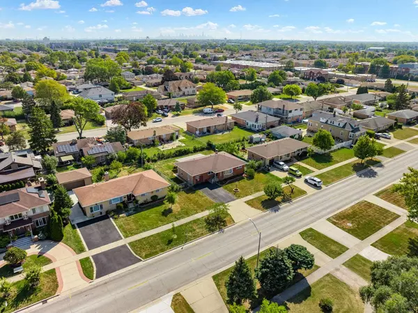 4919 N Canfield Avenue, Norridge, IL 60706