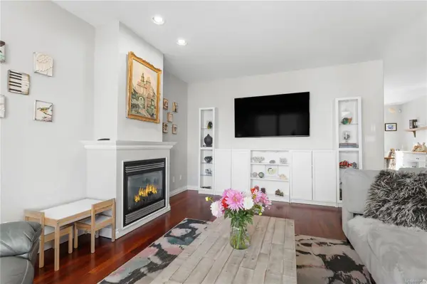 514 Ballou Pl, Ladysmith, BC V9G 2C7