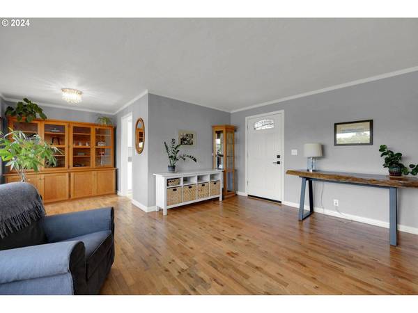 684 MALLARD AVE, Springfield, OR 97477