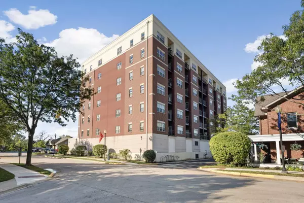 1650 Riverwoods Drive #707, Melrose Park, IL 60160