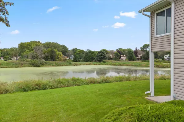 3720 Gershwin LN N, Oakdale, MN 55128