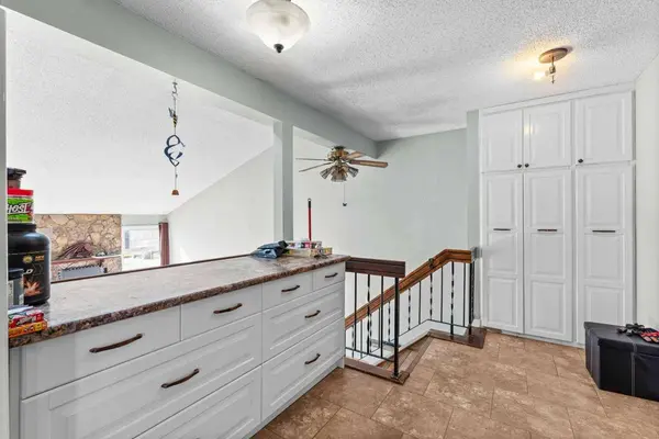 174 Pinemeadow RD NE, Calgary, AB T1Y 4N9