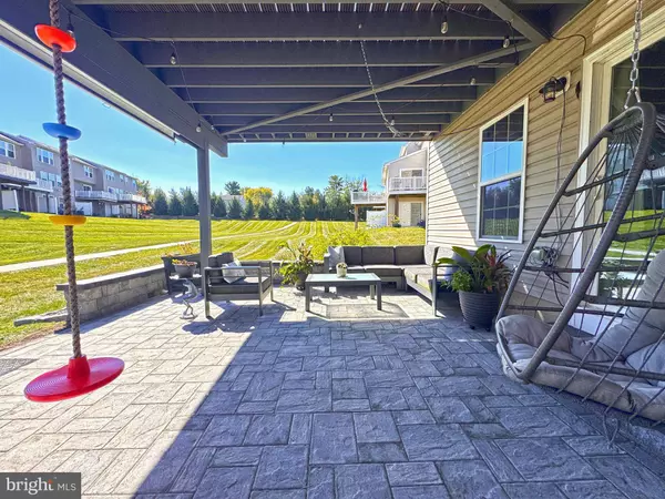 9 RED ROSE LN, Easton, PA 18045