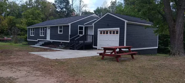 25 4th ST, Pepin, WI 54759