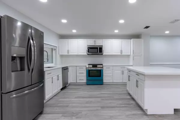 20990 Estada LN, Boca Raton, FL 33433