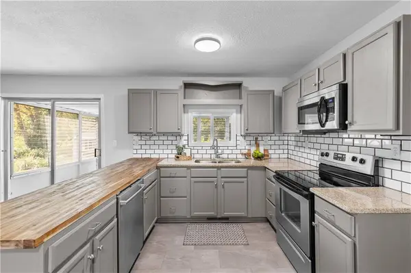 2930 S Hall RD, Independence, MO 64052