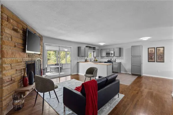 2930 S Hall RD, Independence, MO 64052