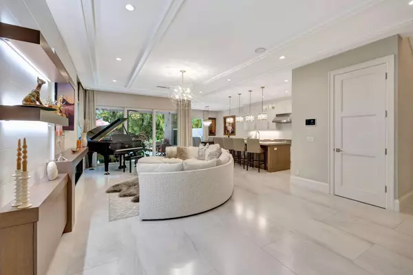 436 NE Wavecrest WAY, Boca Raton, FL 33432