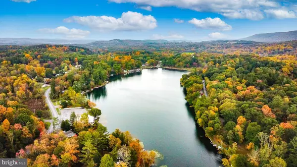 353 ICEHOUSE LN, Saylorsburg, PA 18353