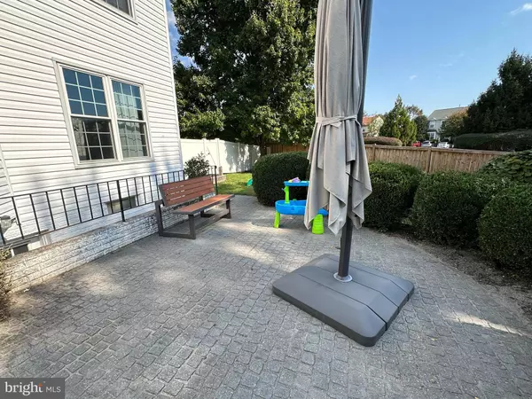 302 CHAUCER PL NE, Leesburg, VA 20176