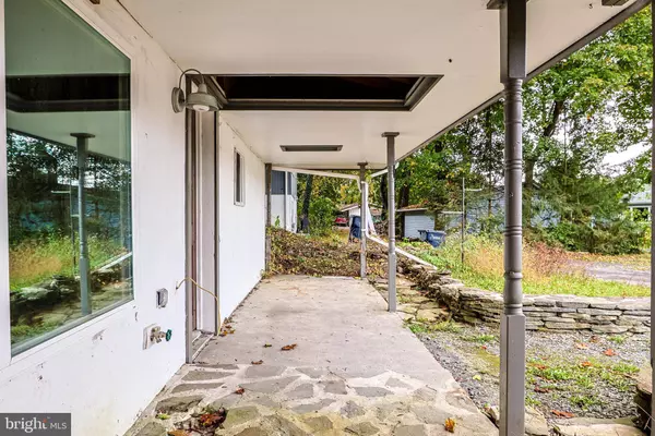 353 ICEHOUSE LN, Saylorsburg, PA 18353