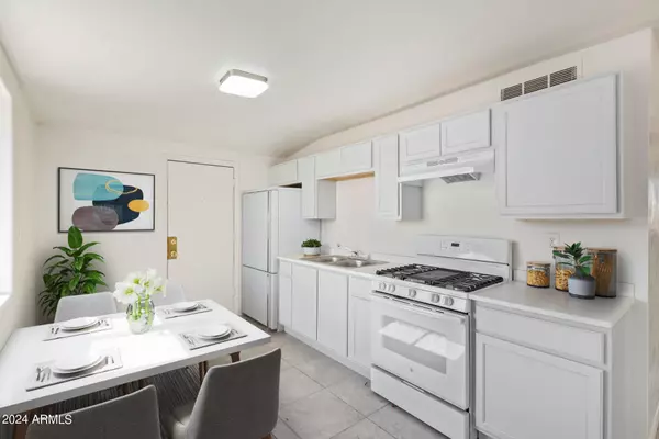 6420 W MITCHELL Drive, Phoenix, AZ 85033