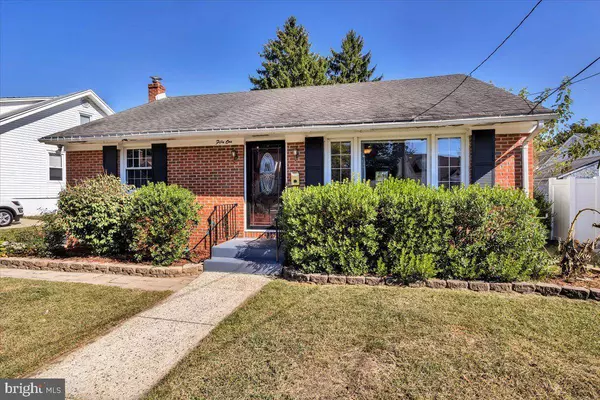 51 S LIPPINCOTT AVE, Maple Shade, NJ 08052