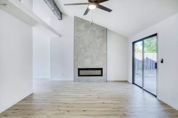 1876 E Niles Avenue, Fresno, CA 93720