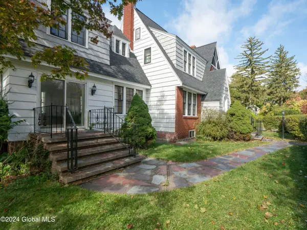 1387 Keyes Ave Avenue, Schenectady, NY 12309