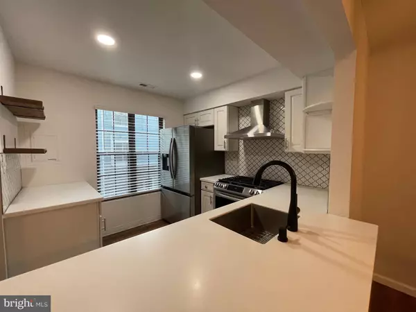 256-B EVERLY CT, Mount Laurel, NJ 08054