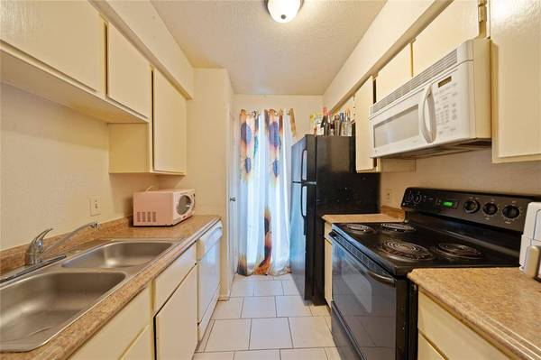 12500 Sandpiper DR #205, Houston, TX 77035