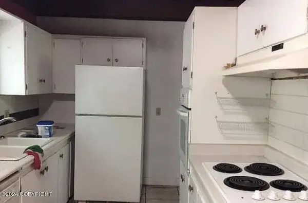 827 E Fireweed LN, Anchorage, AK 99508