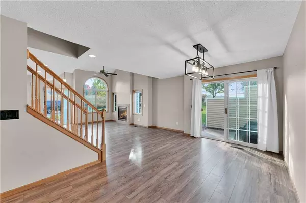 1907 Iris Bay, Hudson, WI 54016